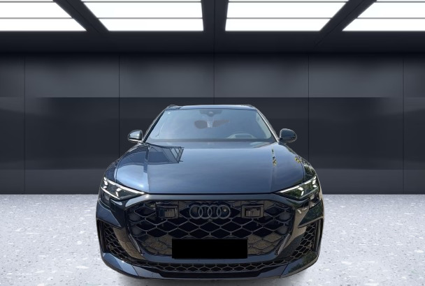 Audi RSQ8 Performance